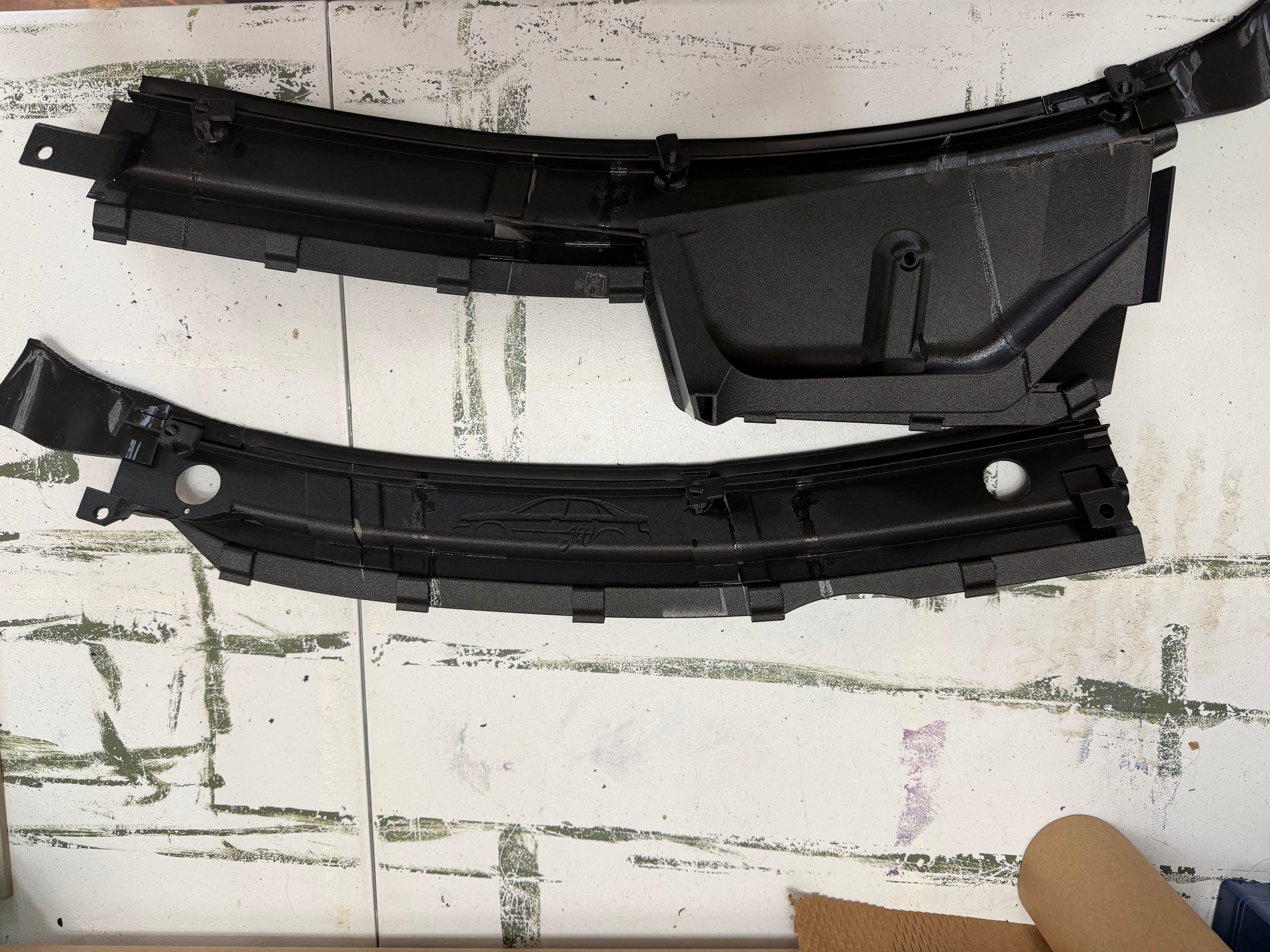 Audi B5 Windshield Cowl *B-Stock*