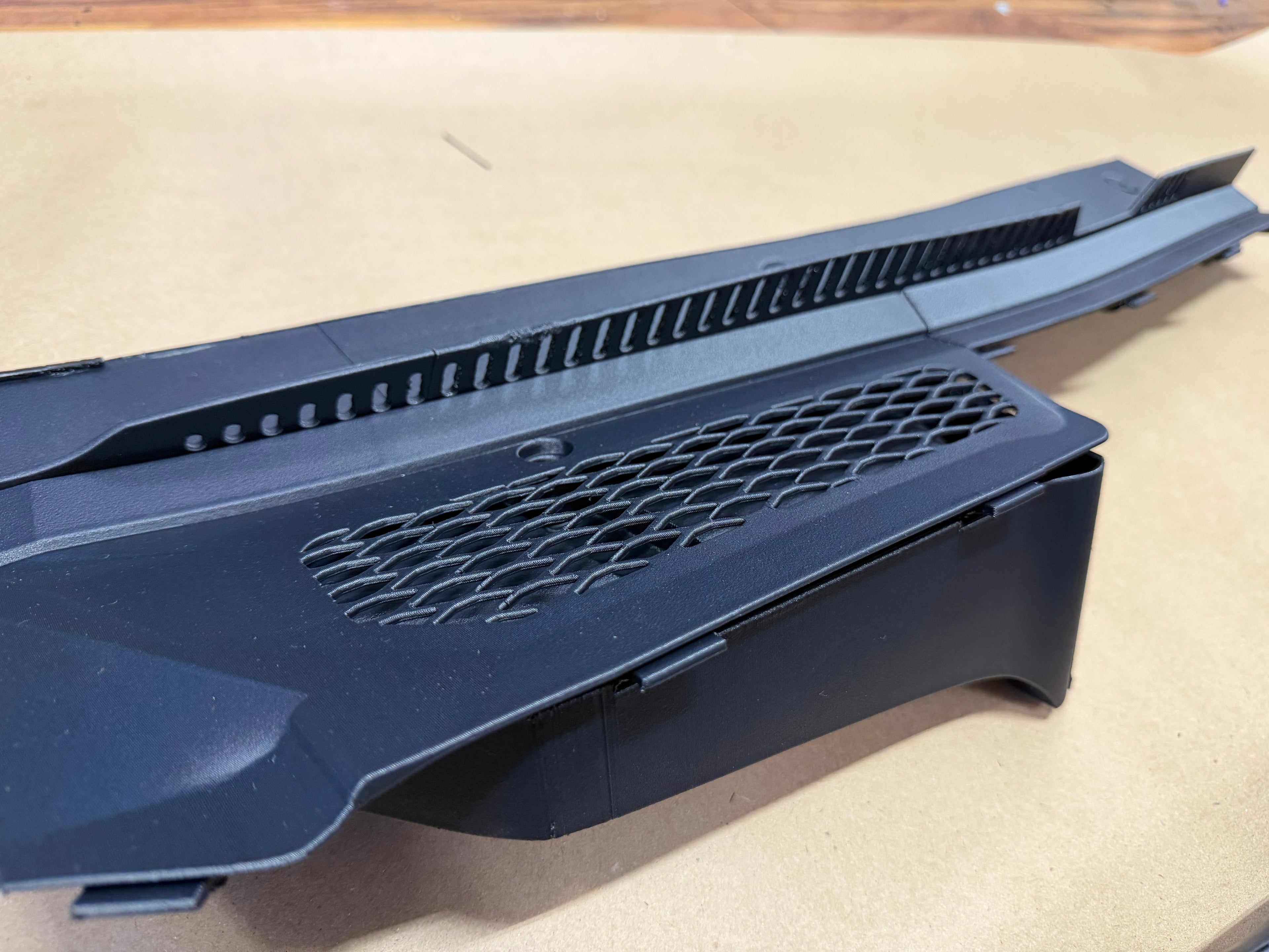 Audi B5 Windshield Cowl *B-Stock*