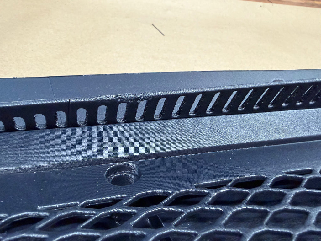 Audi B5 Windshield Cowl *B-Stock*