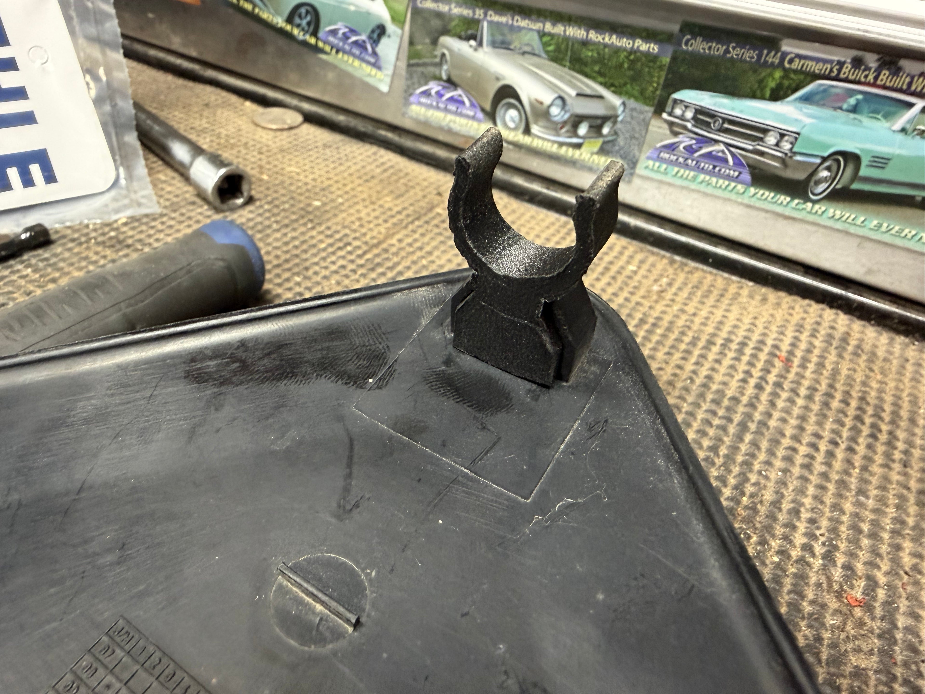 Engine cover riser kit